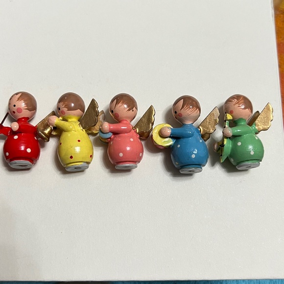 Miniature Musical Angel & Nativity Sets - Picture 5 of 12